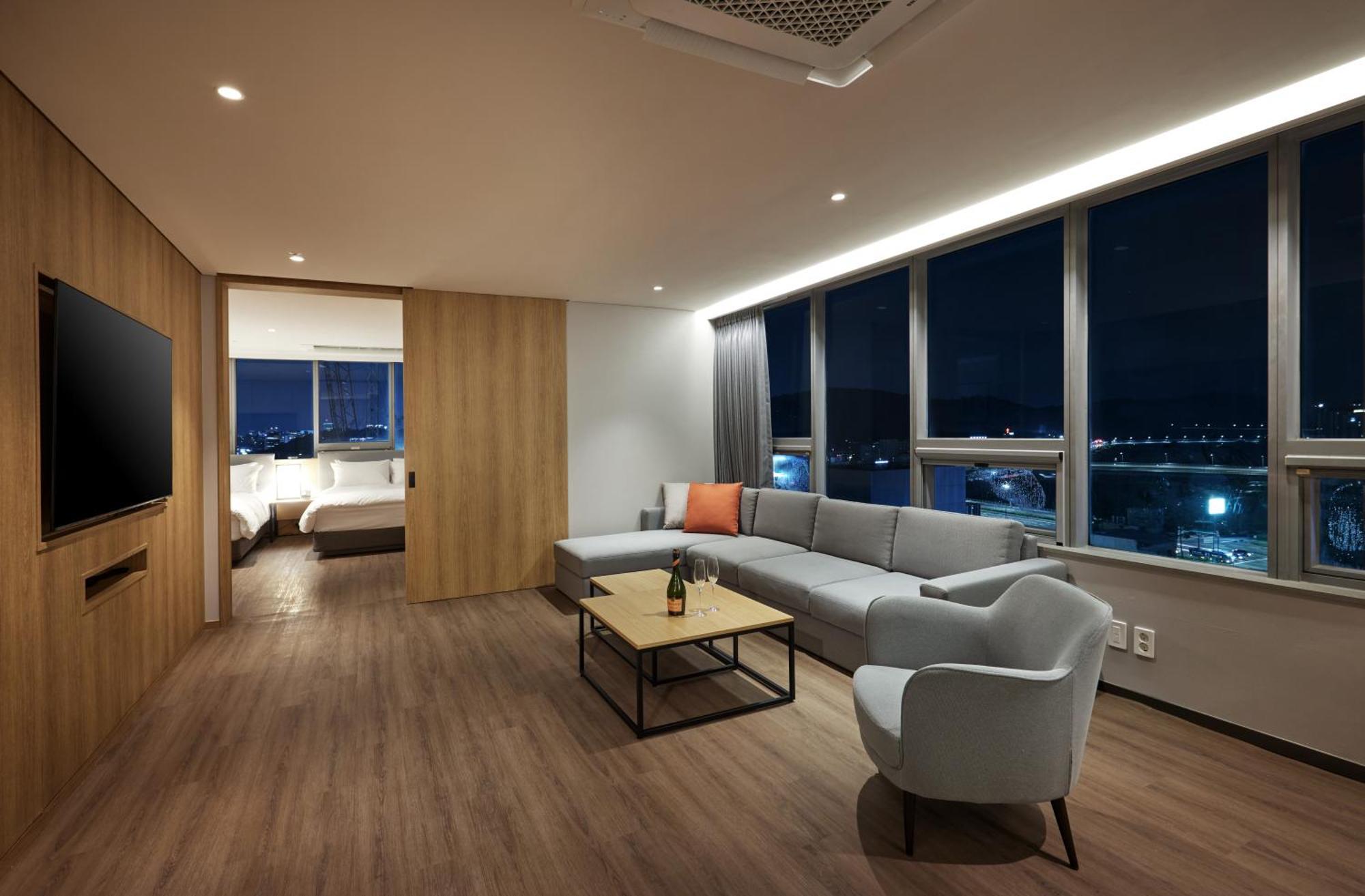 Hotel Interciti Тэджон Экстерьер фото