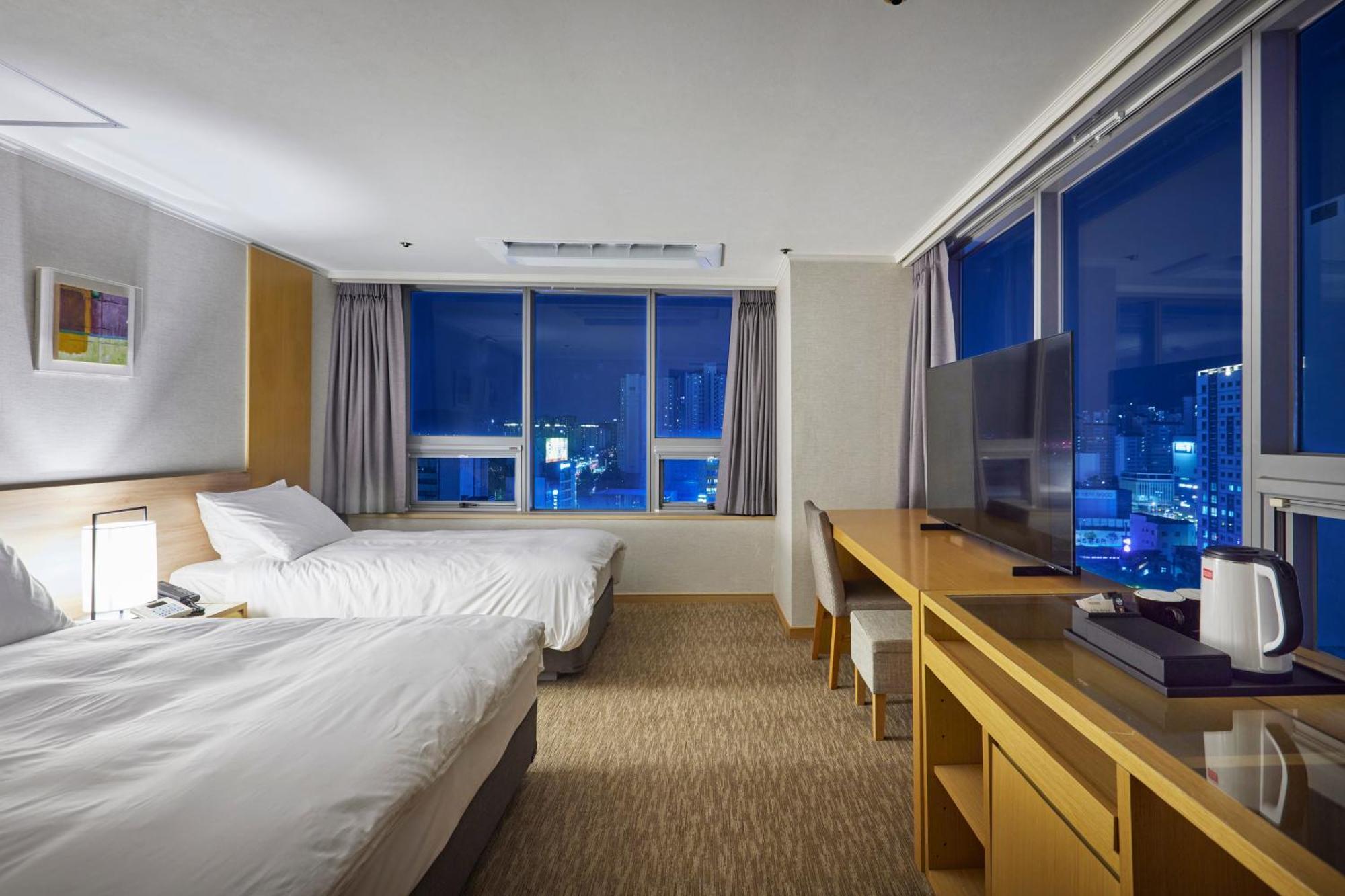 Hotel Interciti Тэджон Экстерьер фото
