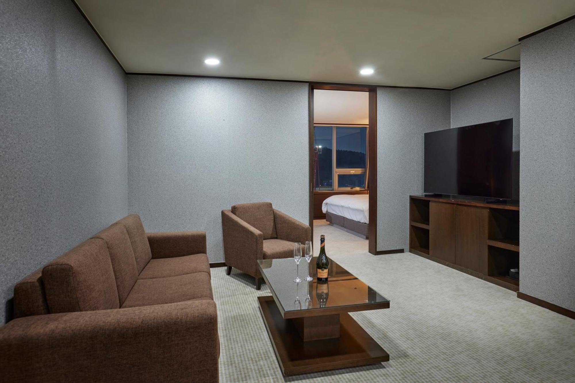 Hotel Interciti Тэджон Экстерьер фото