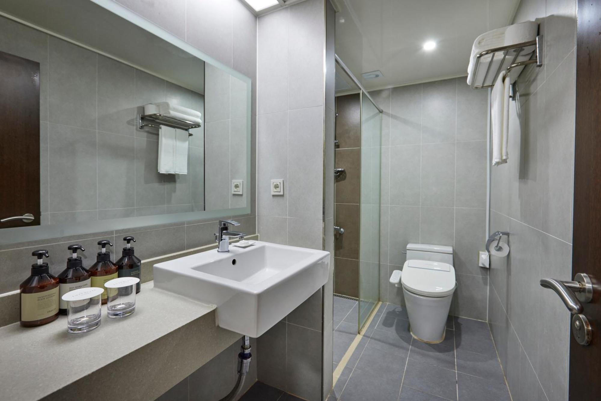 Hotel Interciti Тэджон Экстерьер фото