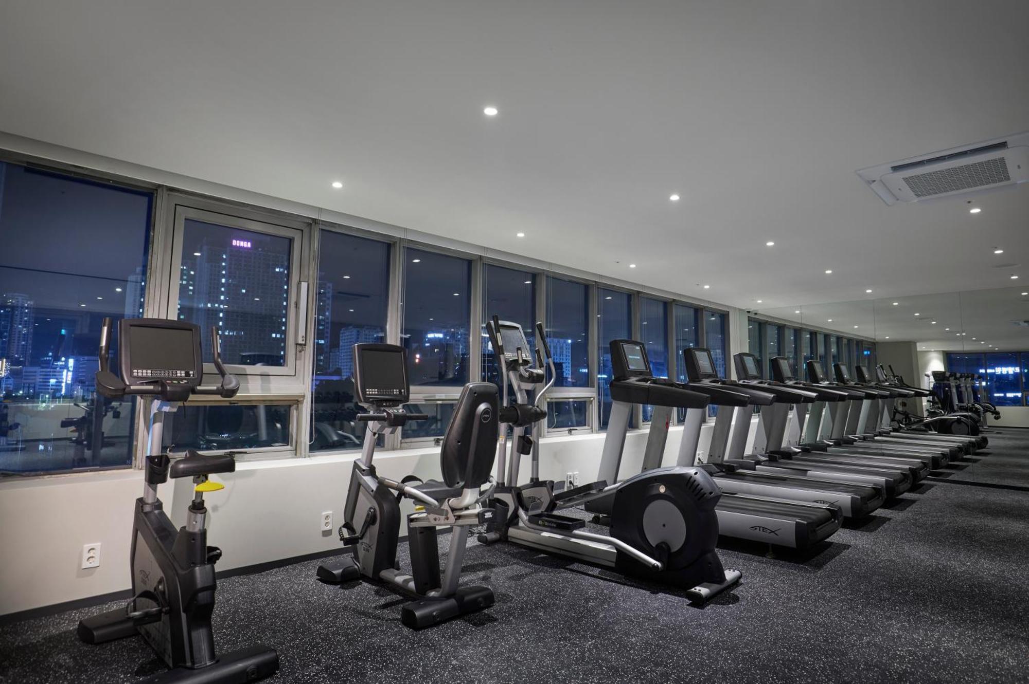 Hotel Interciti Тэджон Экстерьер фото