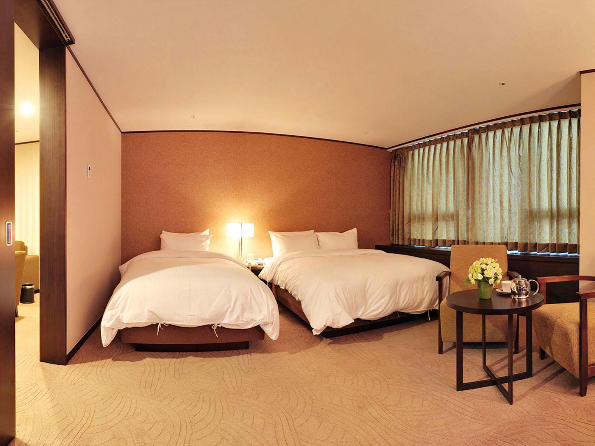Hotel Interciti Тэджон Экстерьер фото