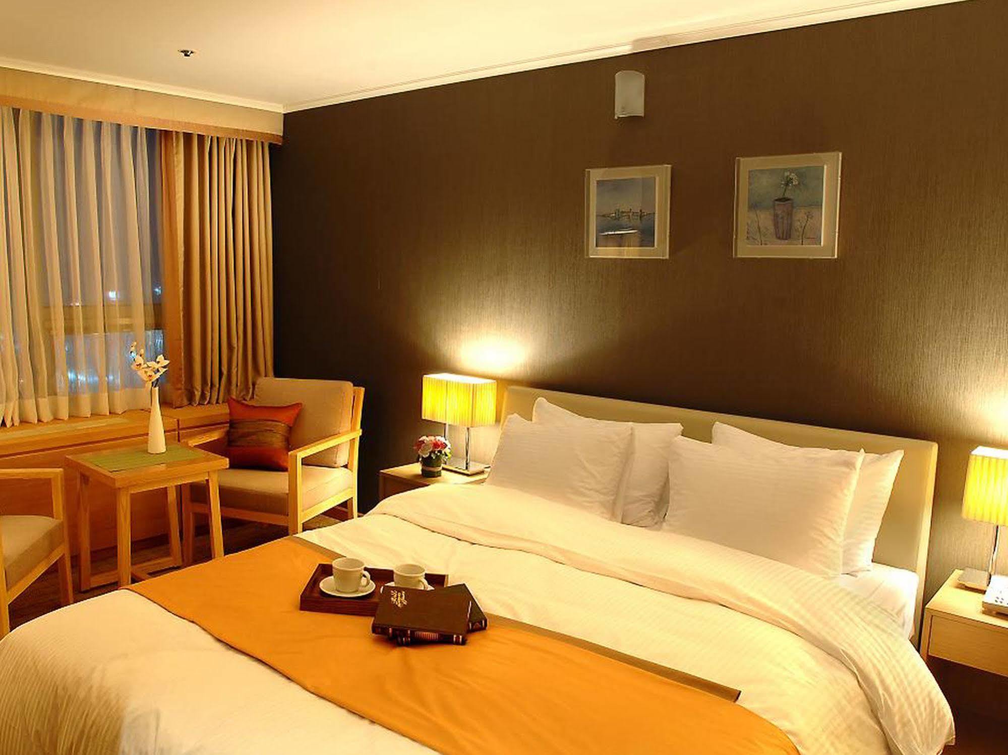 Hotel Interciti Тэджон Экстерьер фото
